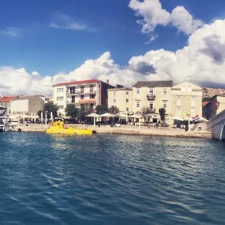 Cozy Apartment, City Center Pag Town