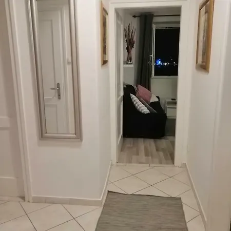 Cozy Apartment, City Center Apartament *